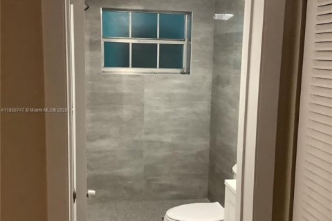 Condominio en venta en Lauderdale Lakes, Florida, 2 dormitorios, 102.38 m2 № 1887244 - foto 8