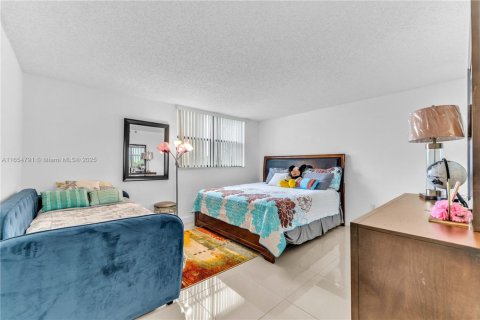 Купить кондоминиум в Майами, Флорида 2 спальни, 128.21м2, № 1356977 - фото 14