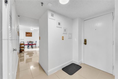 Купить кондоминиум в Майами, Флорида 2 спальни, 128.21м2, № 1356977 - фото 5