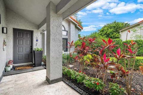 House in Boca Raton, Florida 4 bedrooms, 255.48 sq.m. № 2146795 - photo 3