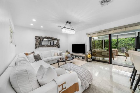 House in Boca Raton, Florida 4 bedrooms, 255.48 sq.m. № 2146795 - photo 14