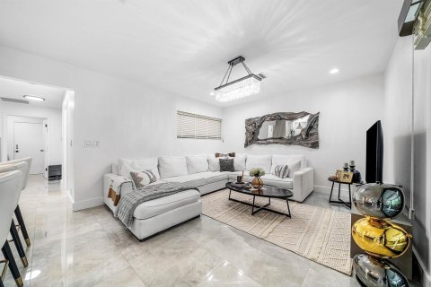 House in Boca Raton, Florida 4 bedrooms, 255.48 sq.m. № 2146795 - photo 15