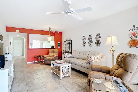 Condo in Lake Suzy, Florida, 2 bedrooms  № 1569623 - photo 14