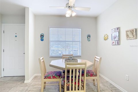 Condo in Lake Suzy, Florida, 2 bedrooms  № 1569623 - photo 4