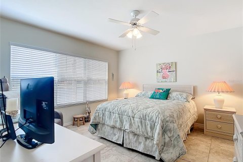 Condo in Lake Suzy, Florida, 2 bedrooms  № 1569623 - photo 23