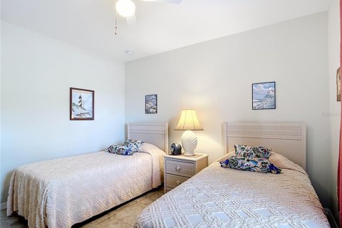 Condo in Lake Suzy, Florida, 2 bedrooms  № 1569623 - photo 19