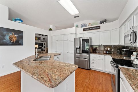House in The Villages, Florida 3 bedrooms, 170.1 sq.m. № 1769518 - photo 27