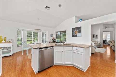 House in The Villages, Florida 3 bedrooms, 170.1 sq.m. № 1769518 - photo 29