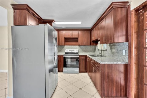 Снять в аренду виллу или дом в Дания-Бич, Флорида 3 спальни, 123.1м2, № 2027399 - фото 11