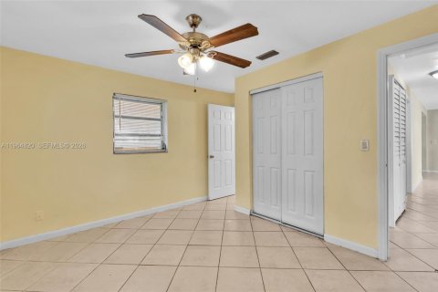 Снять в аренду виллу или дом в Дания-Бич, Флорида 3 спальни, 123.1м2, № 2027399 - фото 24