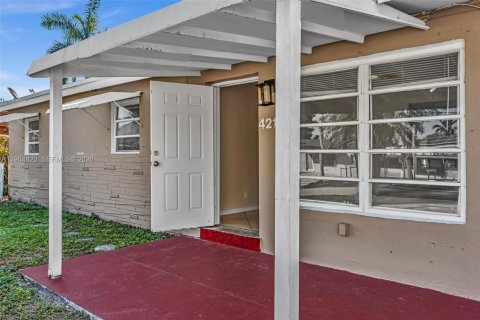 Снять в аренду виллу или дом в Дания-Бич, Флорида 3 спальни, 123.1м2, № 2027399 - фото 3