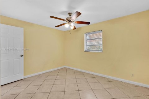 Снять в аренду виллу или дом в Дания-Бич, Флорида 3 спальни, 123.1м2, № 2027399 - фото 23