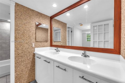 Купить кондоминиум в Майами, Флорида 2 спальни, 91.97м2, № 2040153 - фото 17