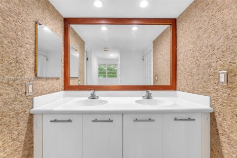Купить кондоминиум в Майами, Флорида 2 спальни, 91.97м2, № 2040153 - фото 16