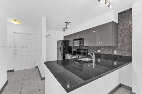 Купить кондоминиум в Майами, Флорида 2 спальни, 91.97м2, № 2040153 - фото 7
