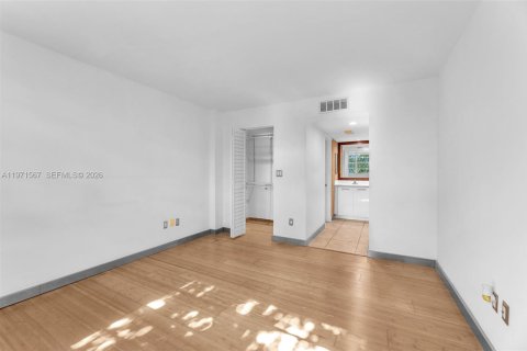 Купить кондоминиум в Майами, Флорида 2 спальни, 91.97м2, № 2040153 - фото 14