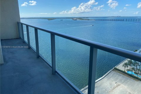 Condo in Miami, Florida, 1 bedroom  № 1924608 - photo 3
