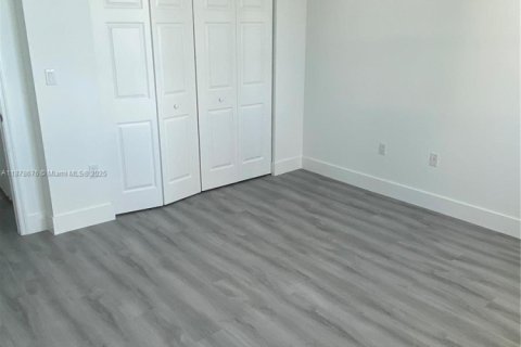 Condo in Miami, Florida, 1 bedroom  № 1924608 - photo 15