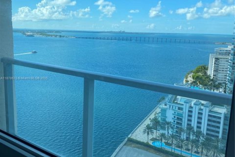 Condo in Miami, Florida, 1 bedroom  № 1924608 - photo 1