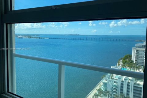 Condo in Miami, Florida, 1 bedroom  № 1924608 - photo 2