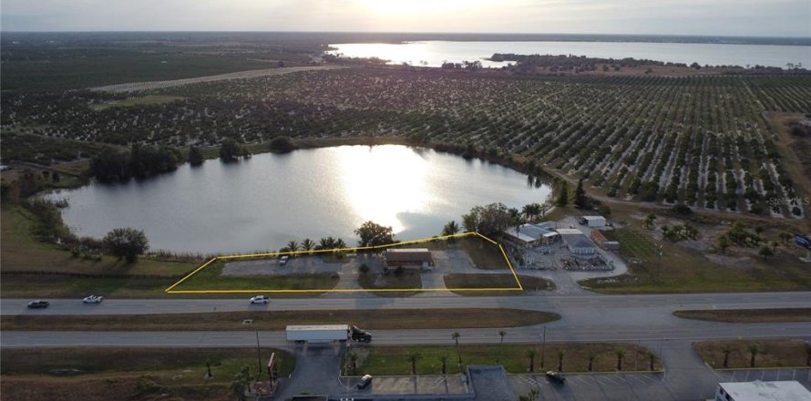 Propiedad comercial en Lake Placid, Florida 153.1 m2 № 1615389