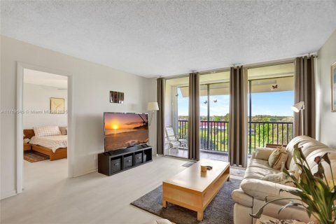 Condo in Lauderhill, Florida, 2 bedrooms  № 1863295 - photo 3