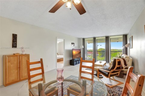Condo in Lauderhill, Florida, 2 bedrooms  № 1863295 - photo 6