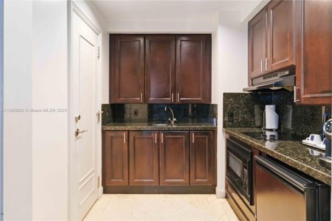 Condominio en venta en Fort Lauderdale, Florida, 1 dormitorio, 64.1 m2 № 1763512 - foto 11