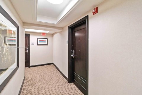 Condominio en venta en Fort Lauderdale, Florida, 1 dormitorio, 64.1 m2 № 1763512 - foto 5