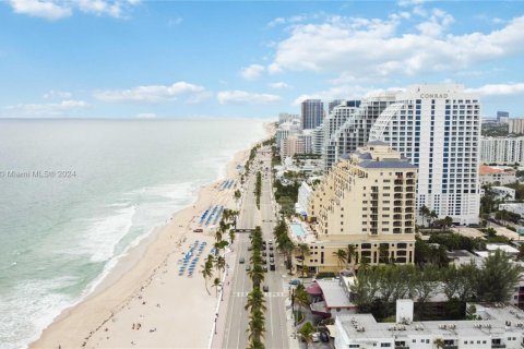 Condominio en venta en Fort Lauderdale, Florida, 1 dormitorio, 64.1 m2 № 1763512 - foto 30