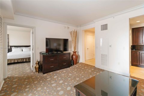 Condominio en venta en Fort Lauderdale, Florida, 1 dormitorio, 64.1 m2 № 1763512 - foto 10