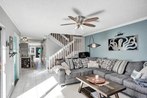 Townhouse in Davie, Florida 3 bedrooms, 153.66 sq.m. № 1943654 - photo 17