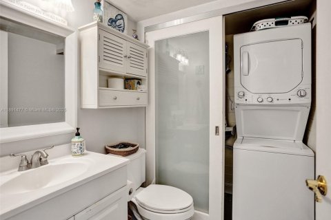 Townhouse in Davie, Florida 3 bedrooms, 153.66 sq.m. № 1943654 - photo 11