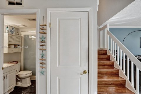 Townhouse in Davie, Florida 3 bedrooms, 153.66 sq.m. № 1943654 - photo 12