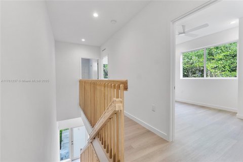 Купить коммерческую недвижимость в Майами, Флорида 232.26м2, № 1942338 - фото 20