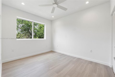 Купить коммерческую недвижимость в Майами, Флорида 232.26м2, № 1942338 - фото 29