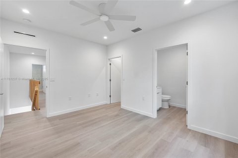 Купить коммерческую недвижимость в Майами, Флорида 232.26м2, № 1942338 - фото 23