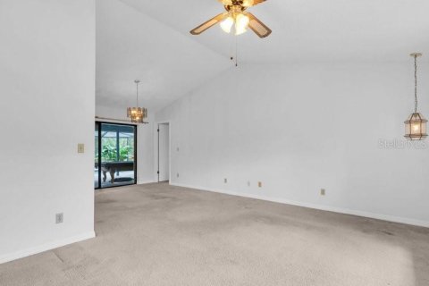 Villa ou maison à vendre à New Port Richey, Floride: 3 chambres, 176.61 m2 № 2406666 - photo 14