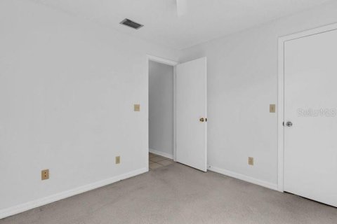 Villa ou maison à vendre à New Port Richey, Floride: 3 chambres, 176.61 m2 № 2406666 - photo 29