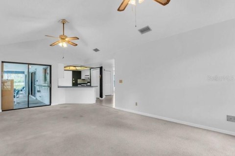 Villa ou maison à vendre à New Port Richey, Floride: 3 chambres, 176.61 m2 № 2406666 - photo 22