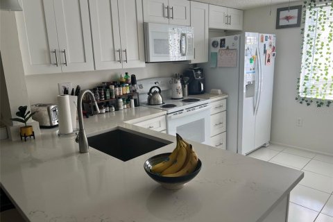 Condo in Oldsmar, Florida, 2 bedrooms  № 1743669 - photo 6