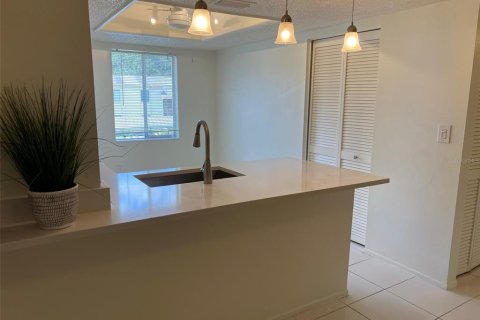 Condo in Oldsmar, Florida, 2 bedrooms  № 1743669 - photo 9
