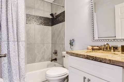 House in Davie, Florida 2 bedrooms, 116.69 sq.m. № 1999590 - photo 11