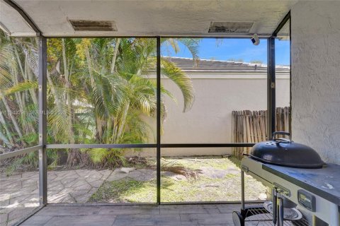 House in Davie, Florida 2 bedrooms, 116.69 sq.m. № 1999590 - photo 28