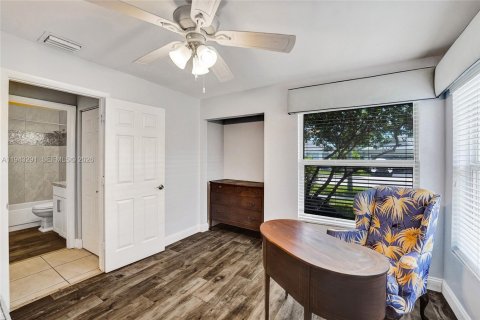 House in Davie, Florida 2 bedrooms, 116.69 sq.m. № 1999590 - photo 9
