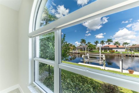 Villa ou maison à louer à Punta Gorda, Floride: 3 chambres, 222.41 m2 № 2432622 - photo 18