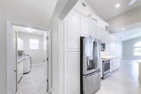 Villa ou maison à louer à Punta Gorda, Floride: 3 chambres, 222.41 m2 № 2432622 - photo 29