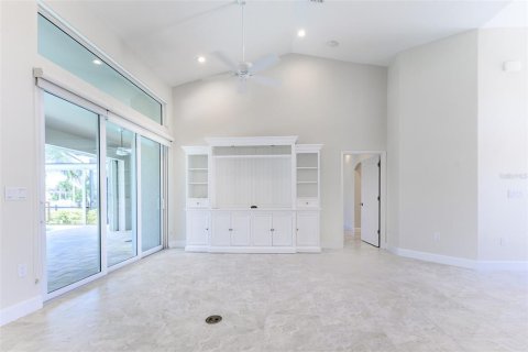 Villa ou maison à louer à Punta Gorda, Floride: 3 chambres, 222.41 m2 № 2432622 - photo 10