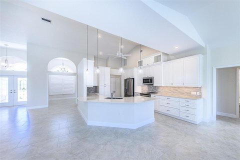 Villa ou maison à louer à Punta Gorda, Floride: 3 chambres, 222.41 m2 № 2432622 - photo 23