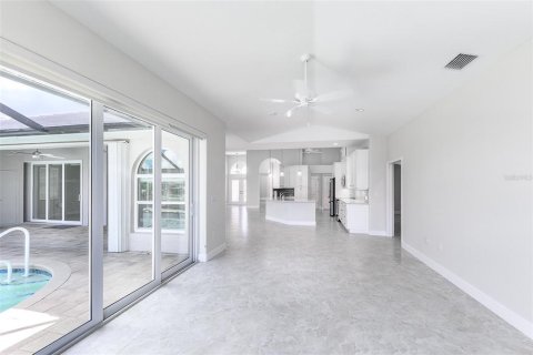 Villa ou maison à louer à Punta Gorda, Floride: 3 chambres, 222.41 m2 № 2432622 - photo 20